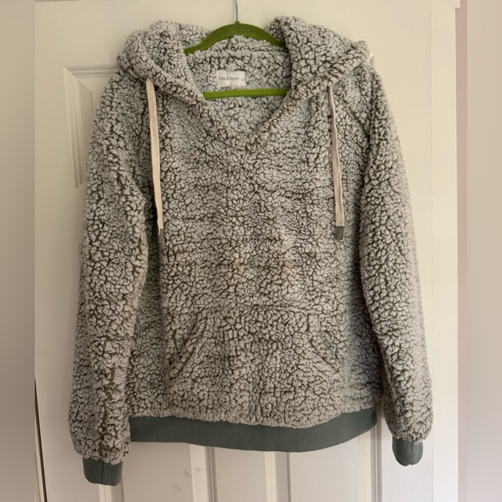 Mia & Tess fluffy sherpa long sleeve pullover hoodie women’s size XL